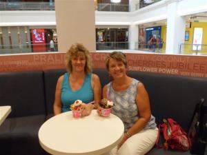 Ice cream sundaes, yum yum.