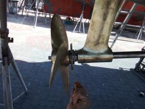 The rope cutter behind the prop