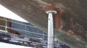 Lowering her onto the rudder