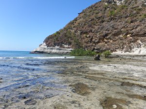 The south wall of the northern beach was stunning with many rock formations